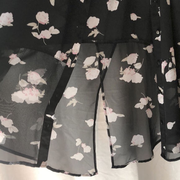 Black, flowered button down - Picture 3 of 4